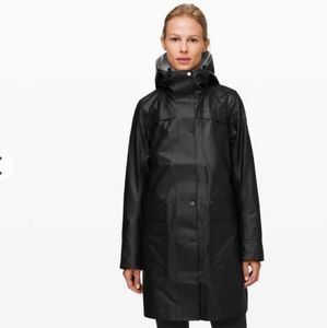 Lululemon into the Drizzle Rain Jacket Size 12